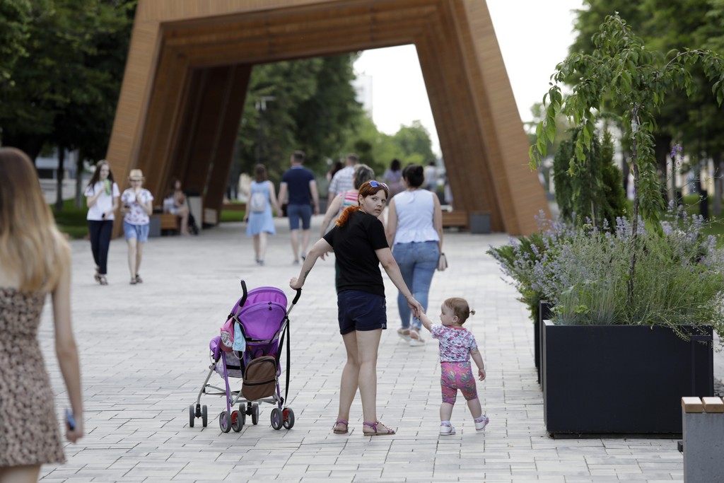 В Белгородской области начнут повсеместно строить детские и спортивные площадки