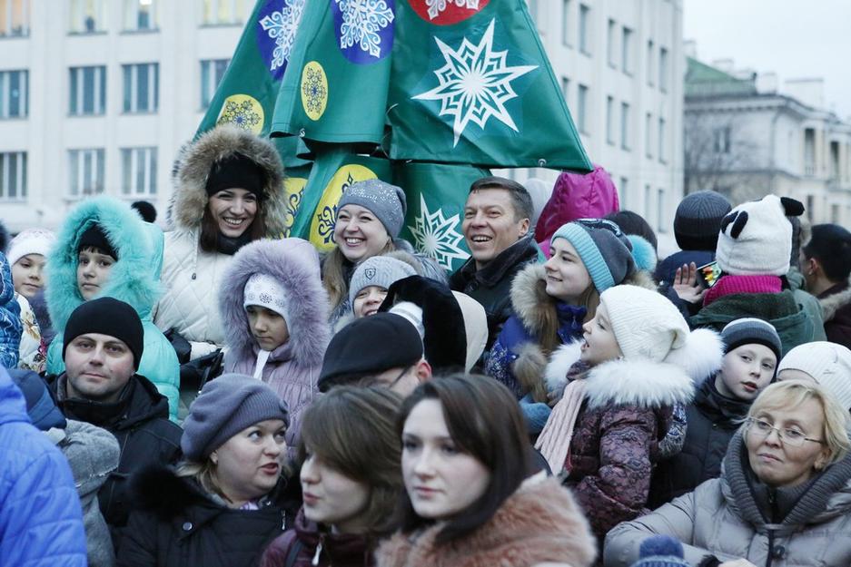 Как в Белгороде прошёл парад Дедов Морозов - Изображение 35