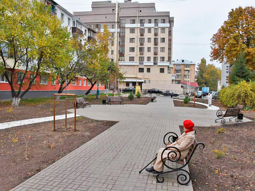 В Белгороде на Гражданском проспекте открыли карманный парк