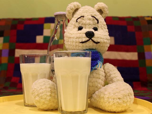 С молоком по жизни. Почему важно пить молоко в любом возрасте