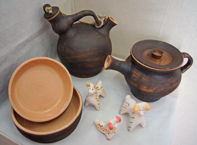 В Старом Осколе открыли межрегиональную выставку керамики