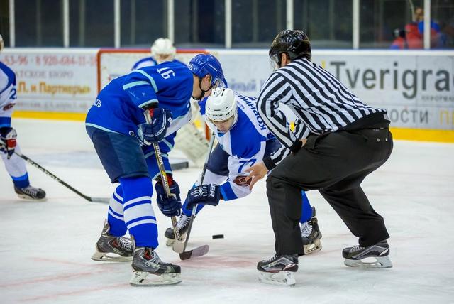 Белгородские хоккеисты потерпели шестое поражение подряд