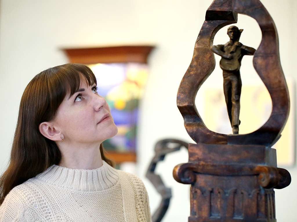 В художественном музее Белгорода открылась юбилейная выставка Анатолия Смелого