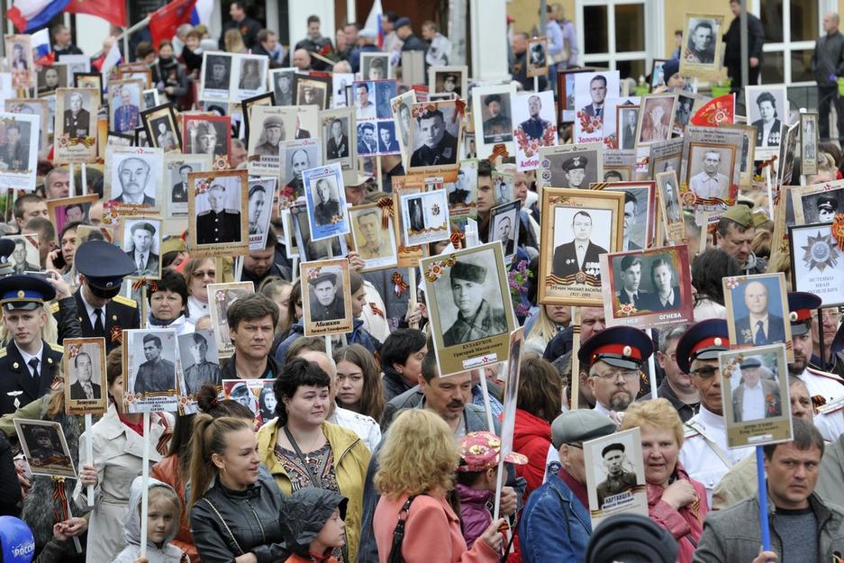 Около 70 тысяч белгородцев прошли в «Бессмертном полку» - Изображение 19