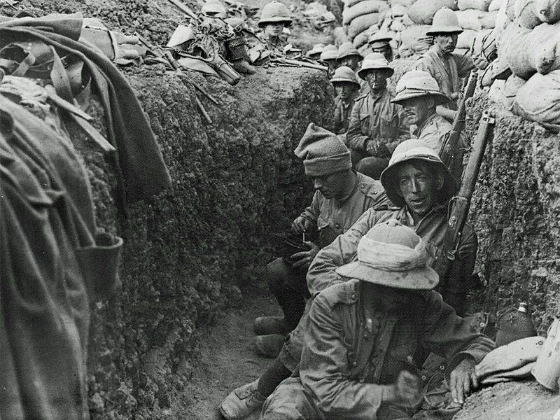 Войска союзников в траншеях на полуострове Галлиполи, 1915 год.