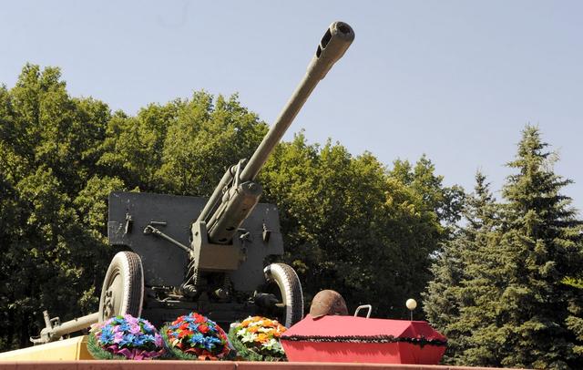 В Старом Осколе захоронили останки восьми советских солдат