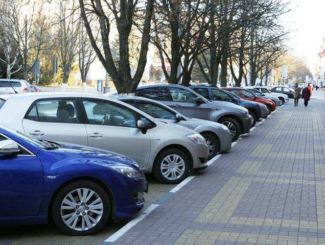 В Белгороде и Старом Осколе предложили запустить проект «Народная парковка»