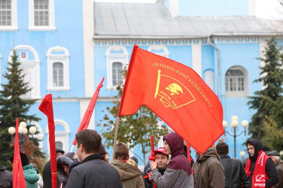 Как в Белгороде отметили 100-летие Октябрьской революции - Изображение 5