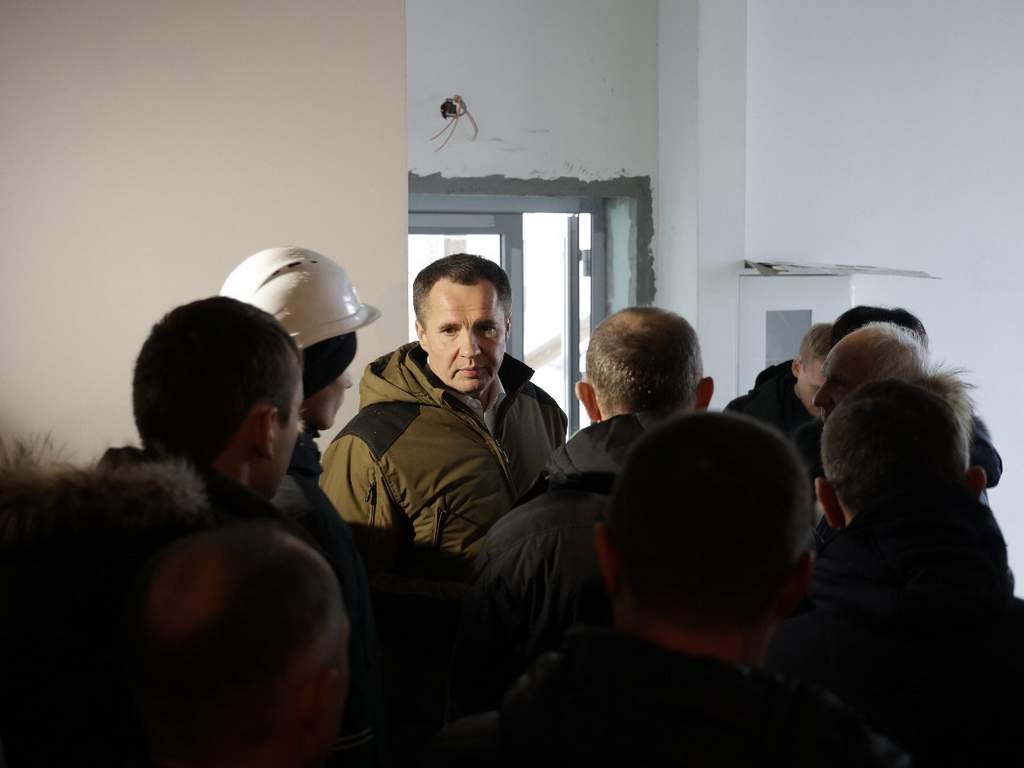 Вячеслав Гладков проверил ход капремонта проблемных объектов в Белгороде