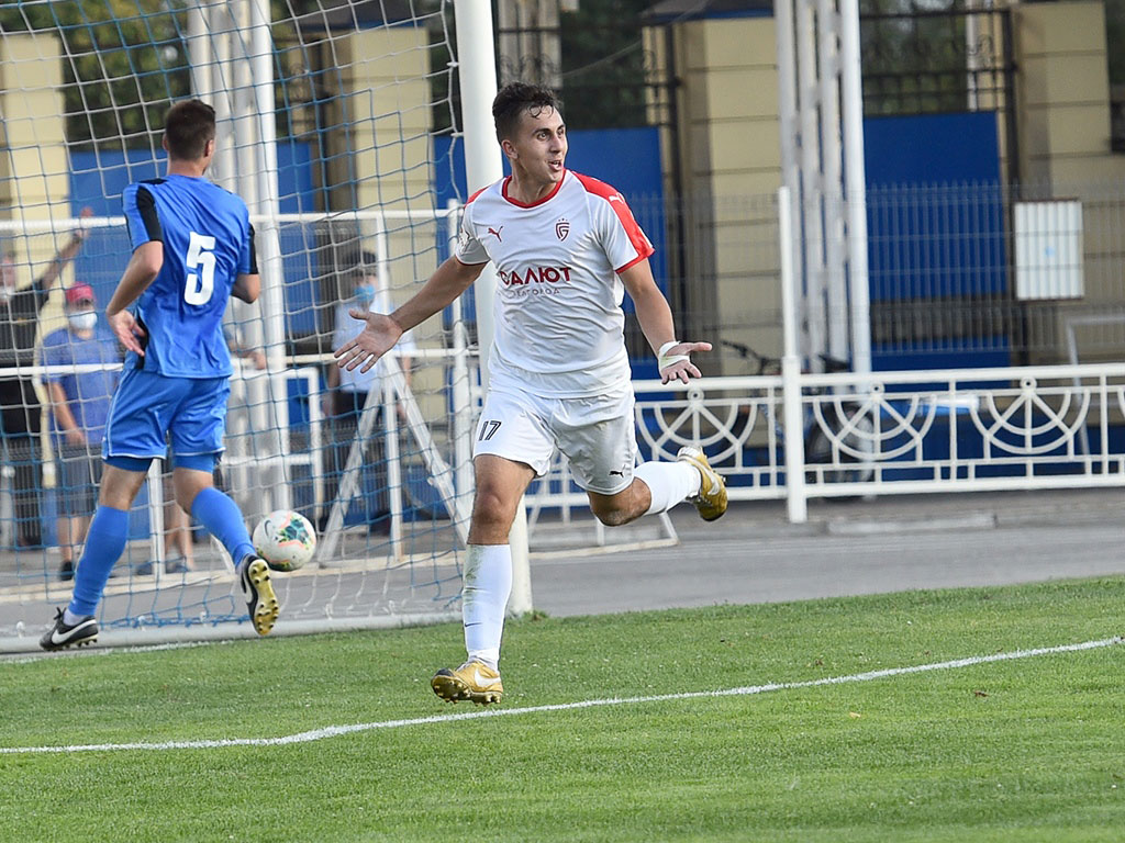 Игрока «Салюта Белгород» признали лучшим молодым футболистом сентября в ПФЛ