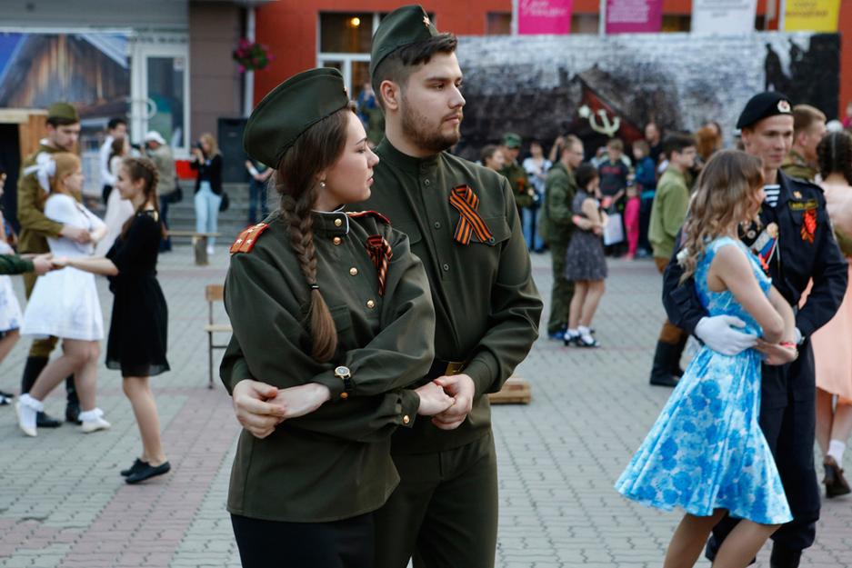 В Белгороде состоялся бал Победы под открытым небом - Изображение 7
