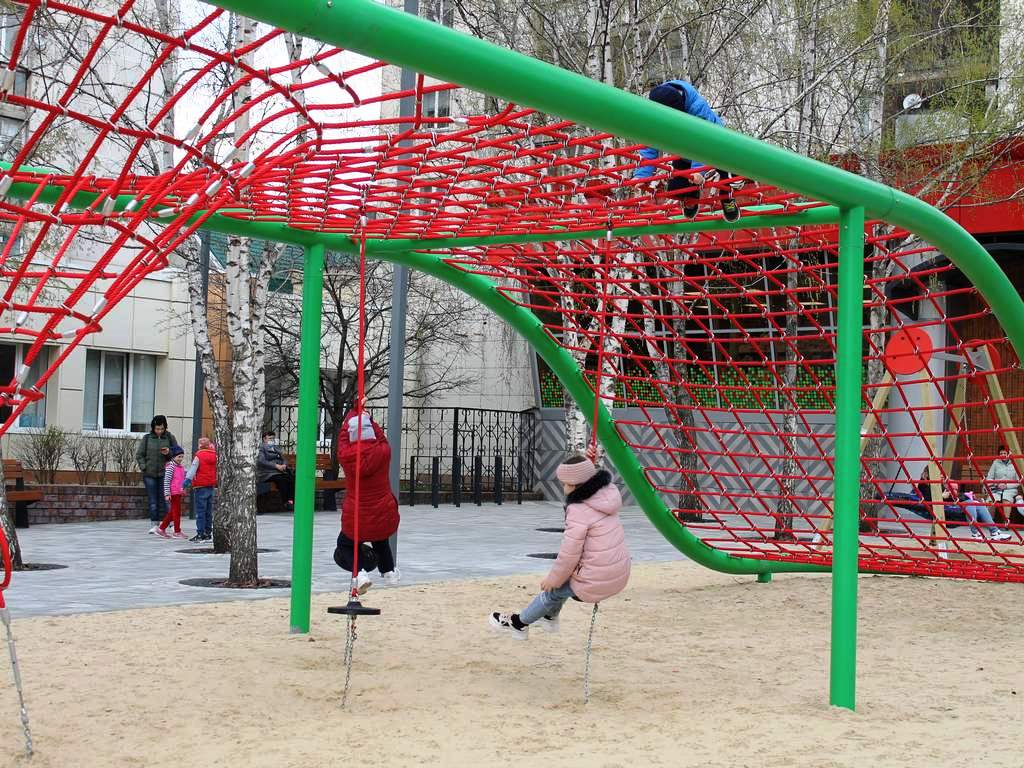 Этим летом в Белгороде построят 69 детских и 33 спортивных площадки