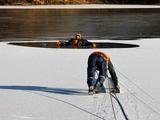 Белгородские спасатели провели учения на льду - Изображение 2