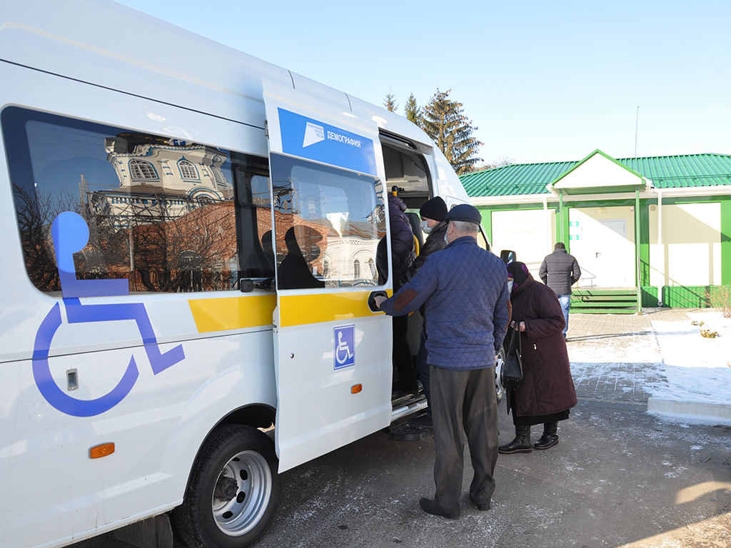 В Алексеевском округе для пожилых организовали подвоз к пунктам вакцинации от ковида