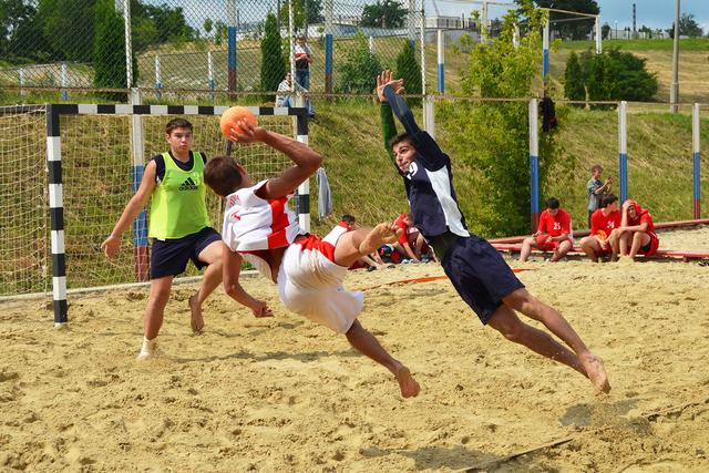 Белгородские гандболисты-пляжники претендуют на бронзу чемпионата страны