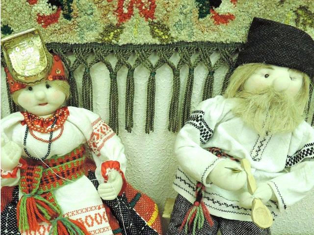 В Старооскольском доме ремёсел экскурсоводами сделали кукол