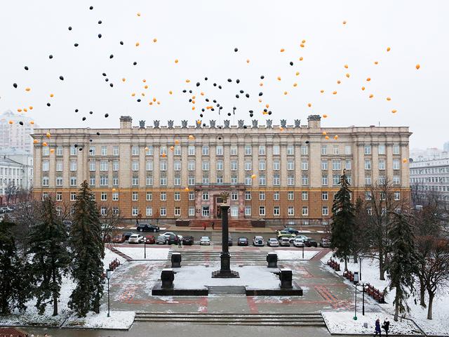 На Соборной площади Белгорода прошёл патриотический флешмоб