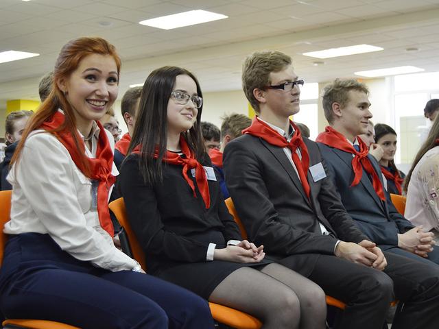 Стобалльники поделились с белгородскими школьниками секретами успеха на ЕГЭ