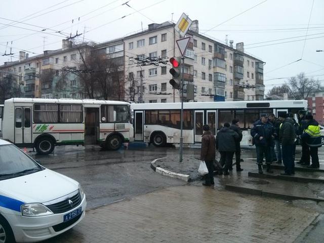 Умерла пассажирка ПАЗа, попавшего в аварию в центре Белгорода