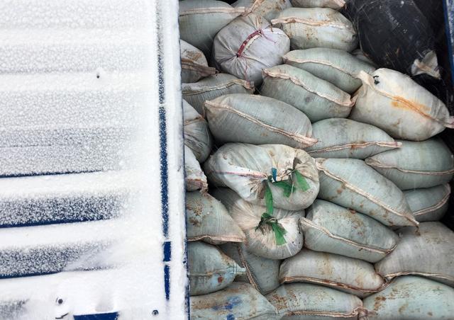 Белгородские пограничники задержали 30 тонн контрабандного мяса