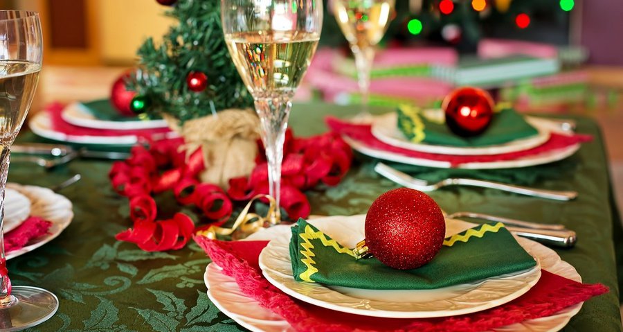 Ёлка на тарелке. Как украсить блюда к новогоднему столу (видео)