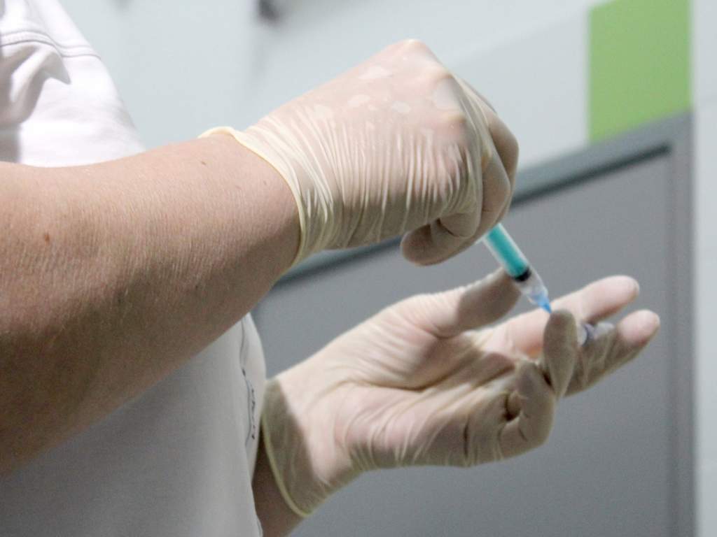 В Белгородскую область поступят первые 780 доз вакцины от ковида «КовиВак»