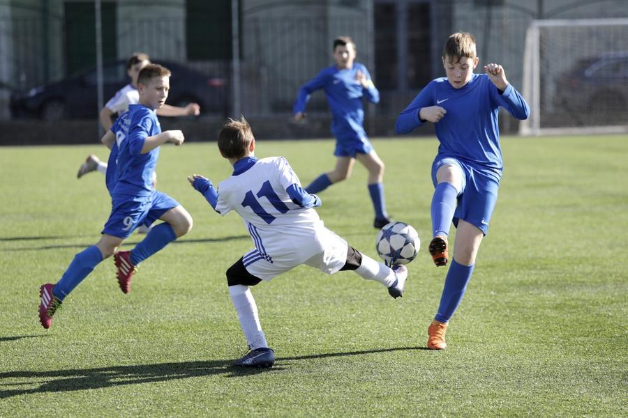 Семь белгородских команд выиграли футбольный турнир памяти Юрия Васильева