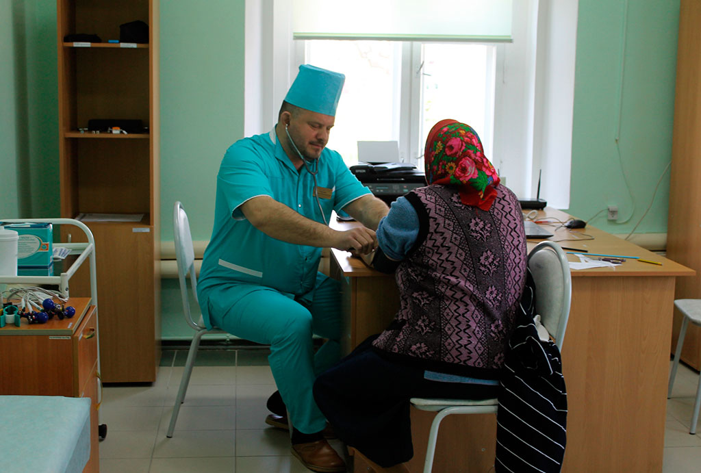 Узкие специалисты из белгородских городских больниц будут помогать сельским врачам
