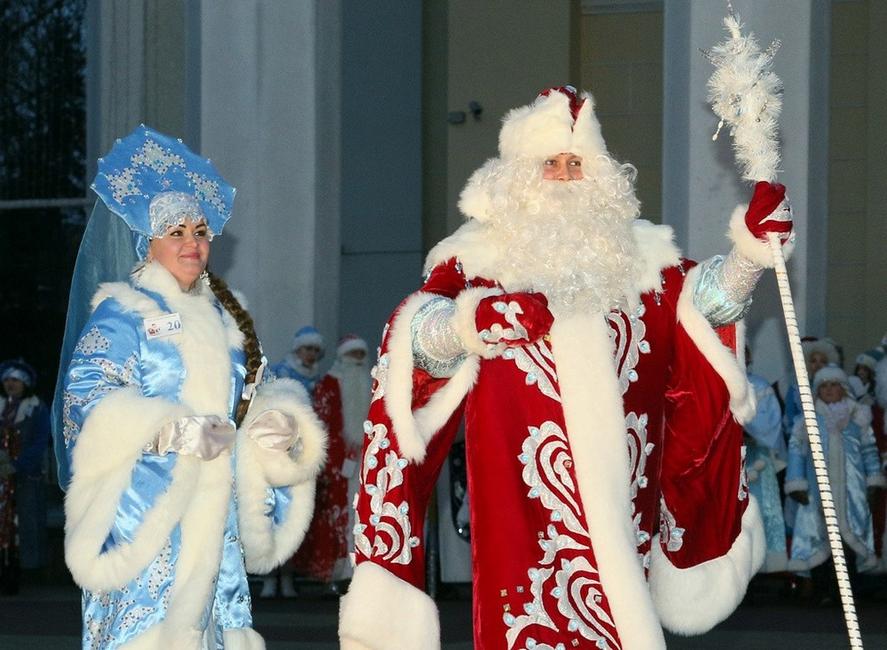 В Белгороде в 15-й раз прошёл парад Дедов Морозов  - Изображение 9