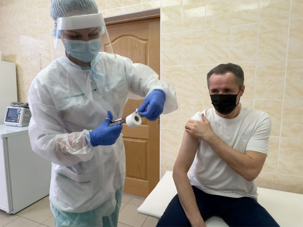 Вячеслав Гладков рассказал о своём самочувствии после прививки от COVID-19
