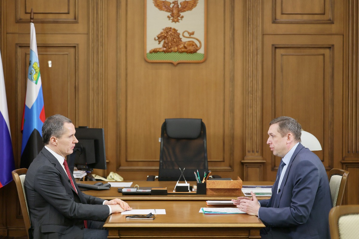 Вячеслав Гладков обозначил министерству автодорог и транспорта области цели на 2022 год
