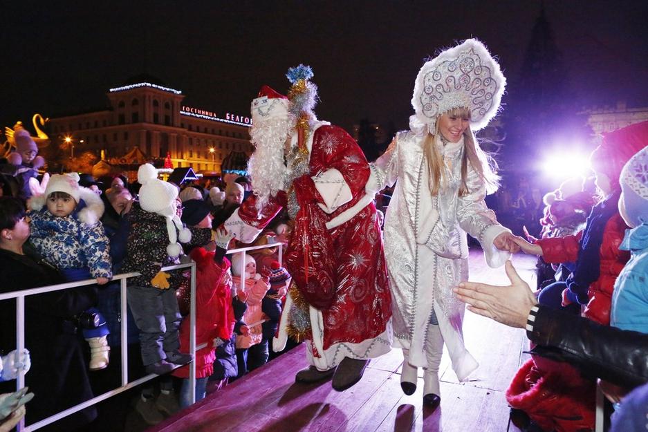 Как в Белгороде прошёл парад Дедов Морозов - Изображение 2