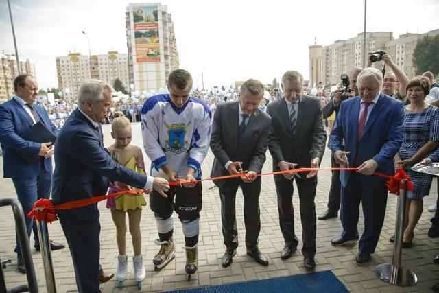 «Газпром» открыл ледовый дворец в Строителе