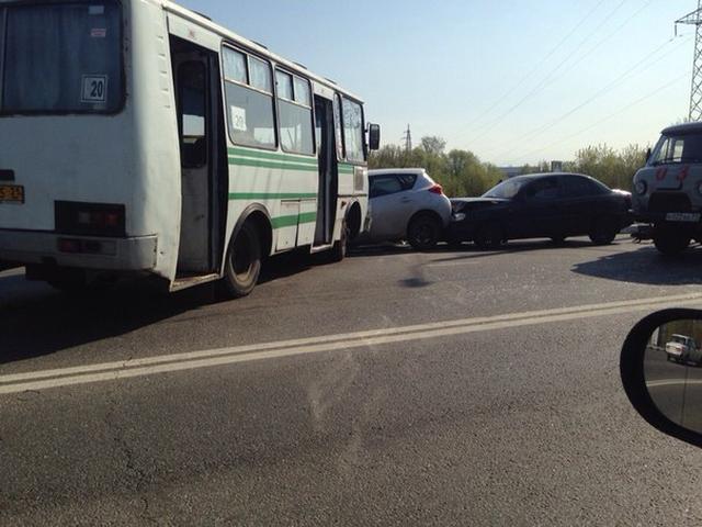 В Белгороде пассажирский автобус попал в аварию