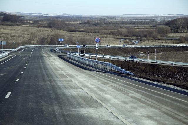 Белгородские власти хотят сделать местные дороги самыми качественными в России