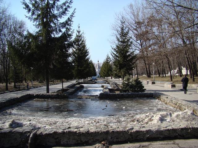 В Белгороде обновляют парк Памяти