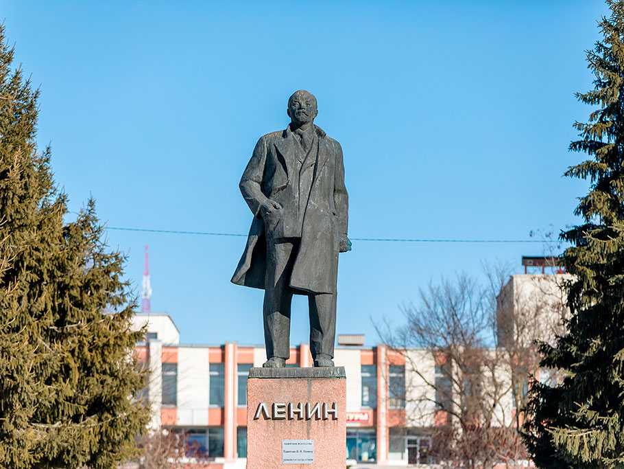 Памятник Ленину в Валуйках