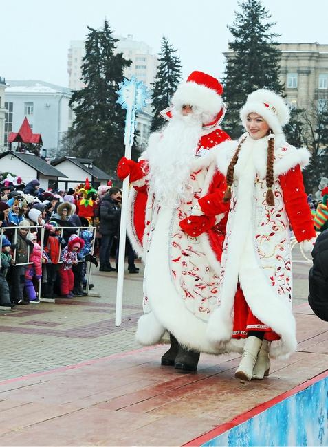 В Белгороде в 15-й раз прошёл парад Дедов Морозов  - Изображение 14