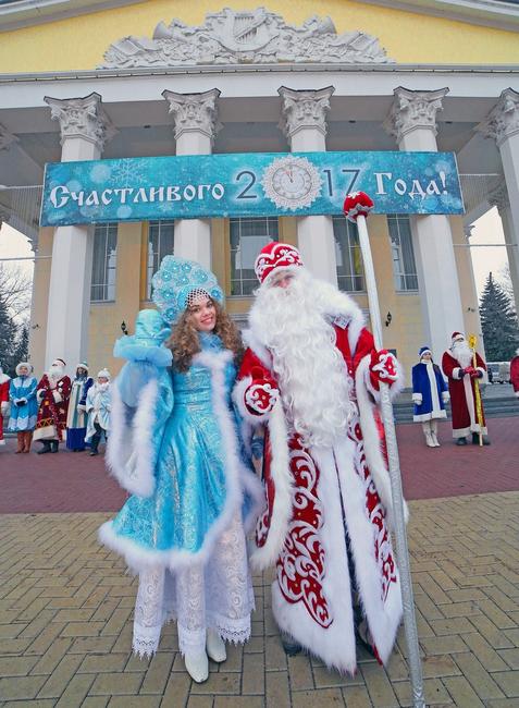 В Белгороде в 15-й раз прошёл парад Дедов Морозов  - Изображение 16