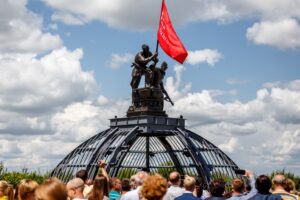 Сегодня в Прохоровке открыли новый памятник, посвящённый Победе