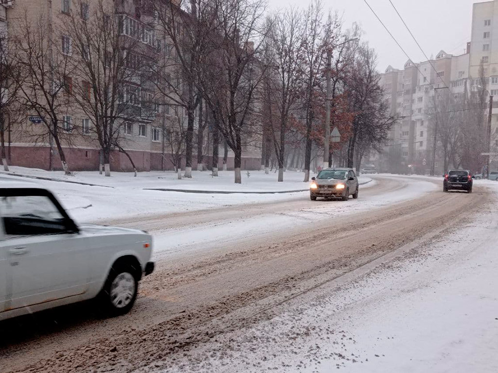 Вячеслав Гладков поручил коммунальщикам подготовиться к снегопаду