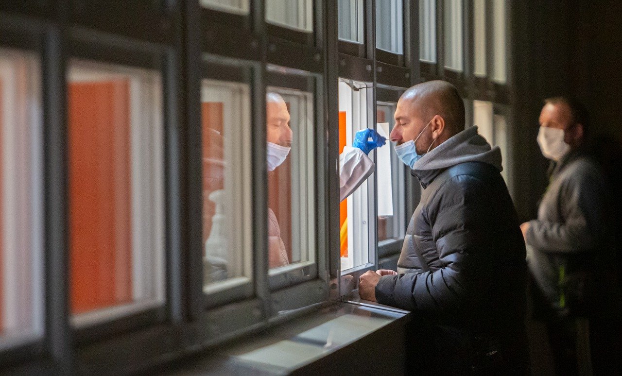 В Белгородской области COVID-пациентов стали выписывать после одного отрицательного теста