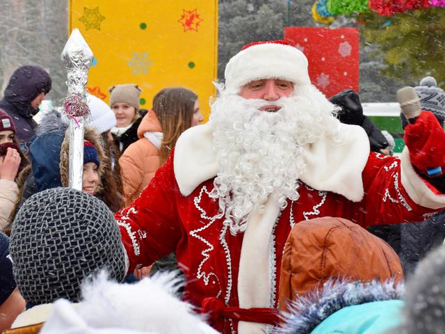 Белгородцам предложили передать новогодние подарки трудным подросткам