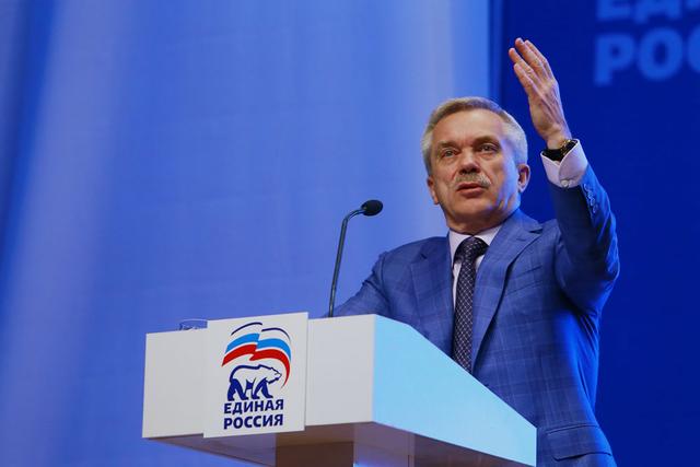 «Почивать на лаврах не будем». С какой программой пойдёт на выборы губернатора Евгений Савченко