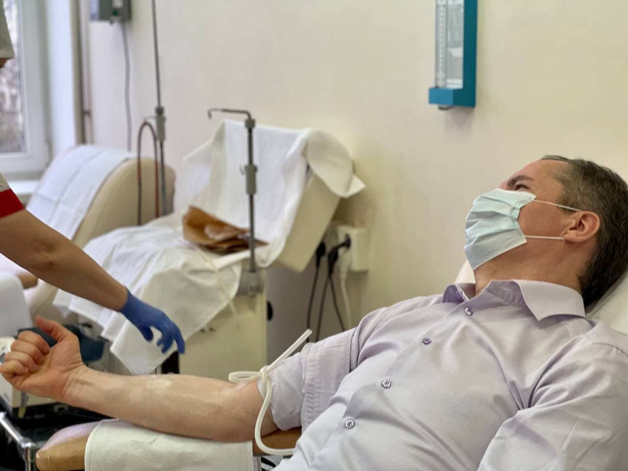Вячеслав Гладков присоединился к донорской акции и сдал кровь