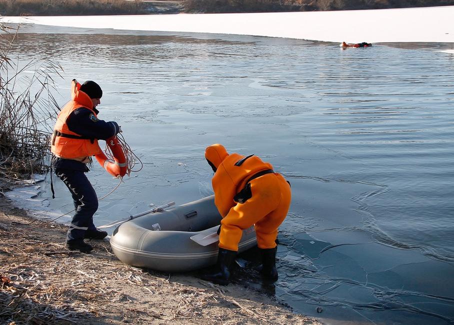 Белгородские спасатели провели учения на льду - Изображение 4