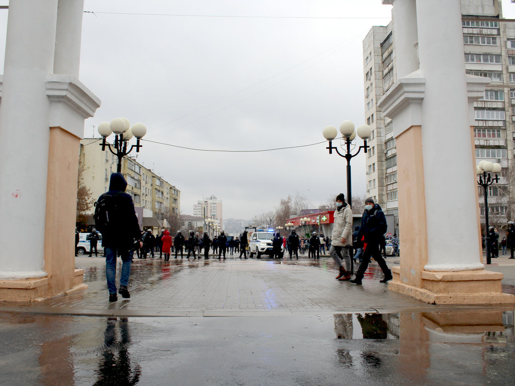 На незаконную акцию в Белгороде 31 января собралось совсем мало людей