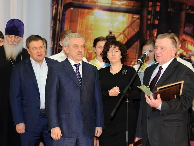 В Старом Осколе наградили лауреатов премии имени Алексея Угарова