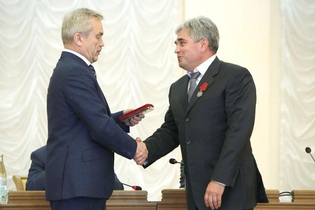 Глава региона вручил белгородцам государственные и областные награды