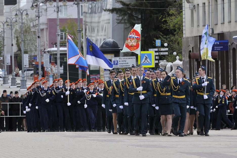 В Белгороде прошёл парад военно-патриотических клубов и кадетских классов - Изображение 20